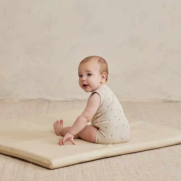 NWT - Quincy Mae Henley criss-cross Bodysuit - Picture 2 of 2